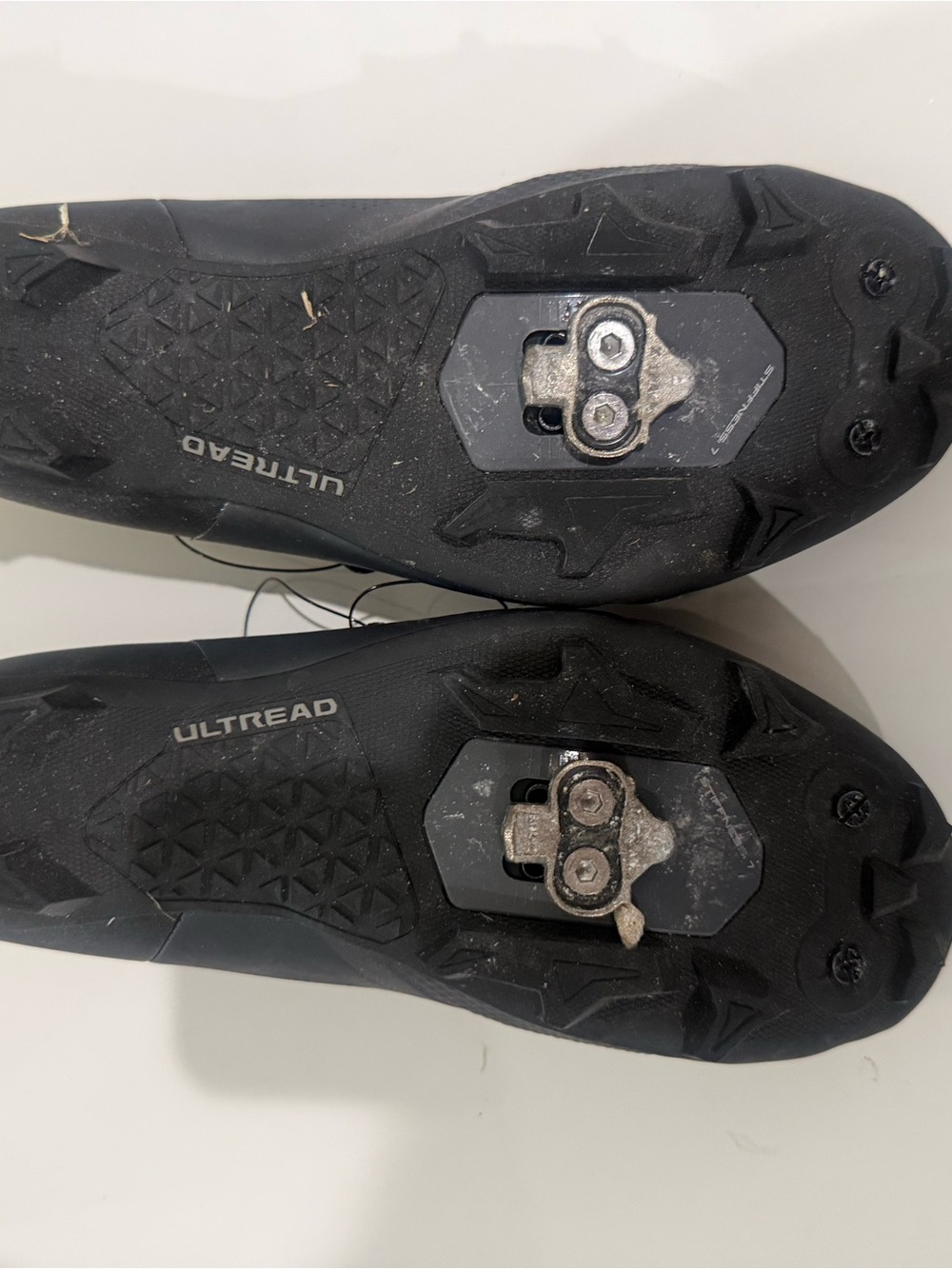 Shimano Men's Black Cycling Shoes with Clipless Cleat Plates